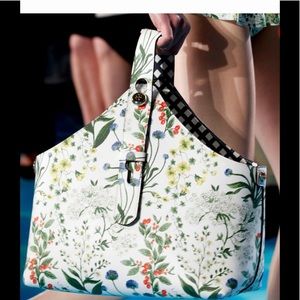 🌼Tory Burch Garden party tote purse dainty floral